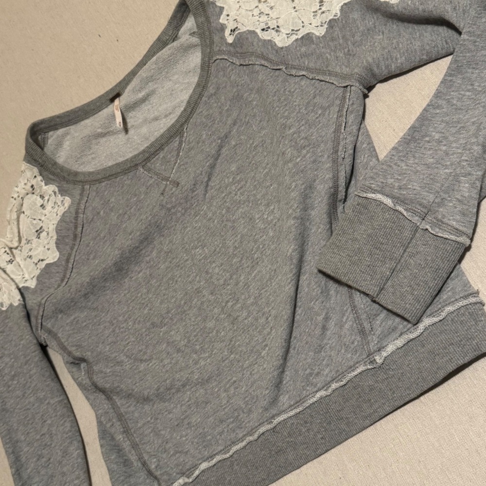 Free People Grey Lace Shoulder Raglan Sweatshirt Pullover Size M
